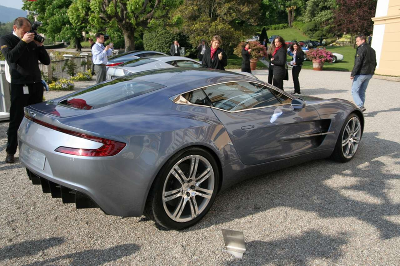 Illustration for article titled $1.75 Million Aston Martin One-77 Wins Fancy Award At Villa d’Este